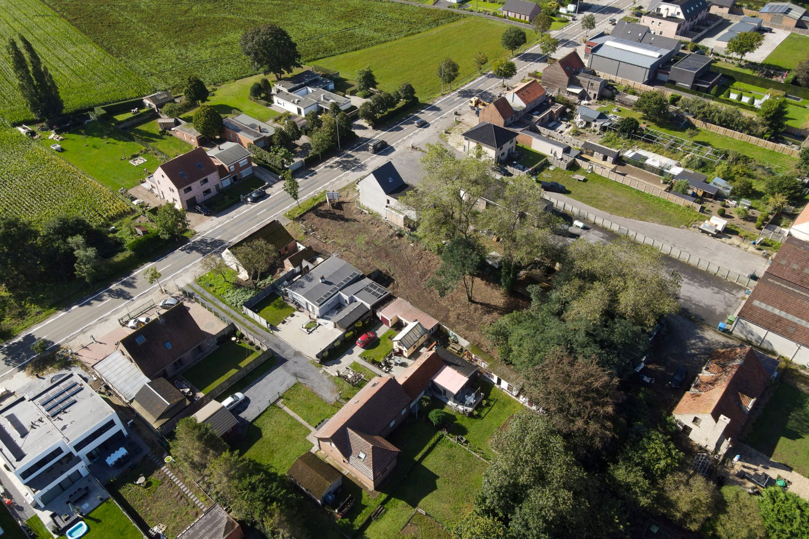 Exclusieve villa met handelsruimte op centrale ligging nabij natuurdomein de Hoge Dijken 