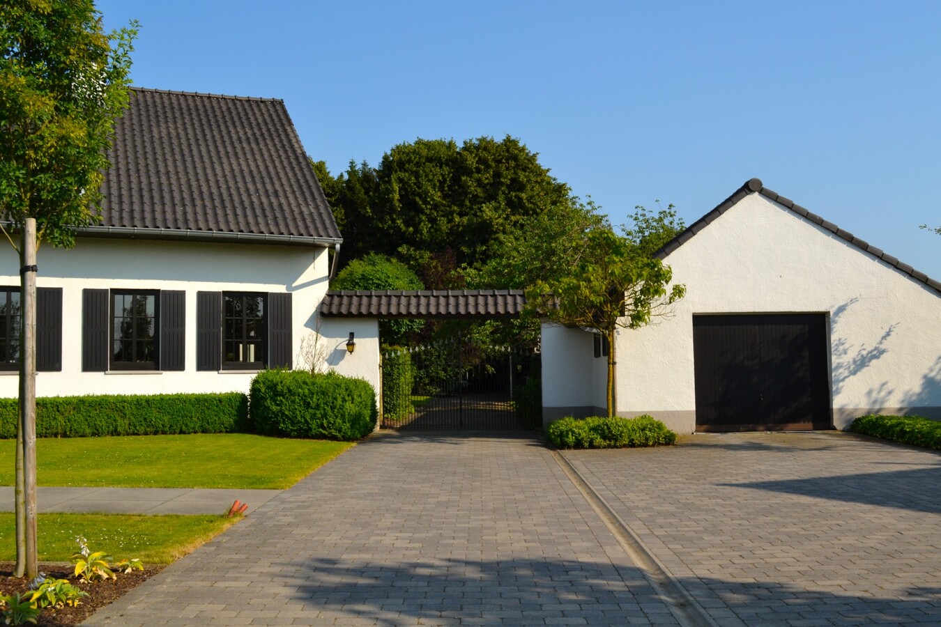 Woonhuis met 3 stallen op ca. 1,3ha te Scherpenheuvel 