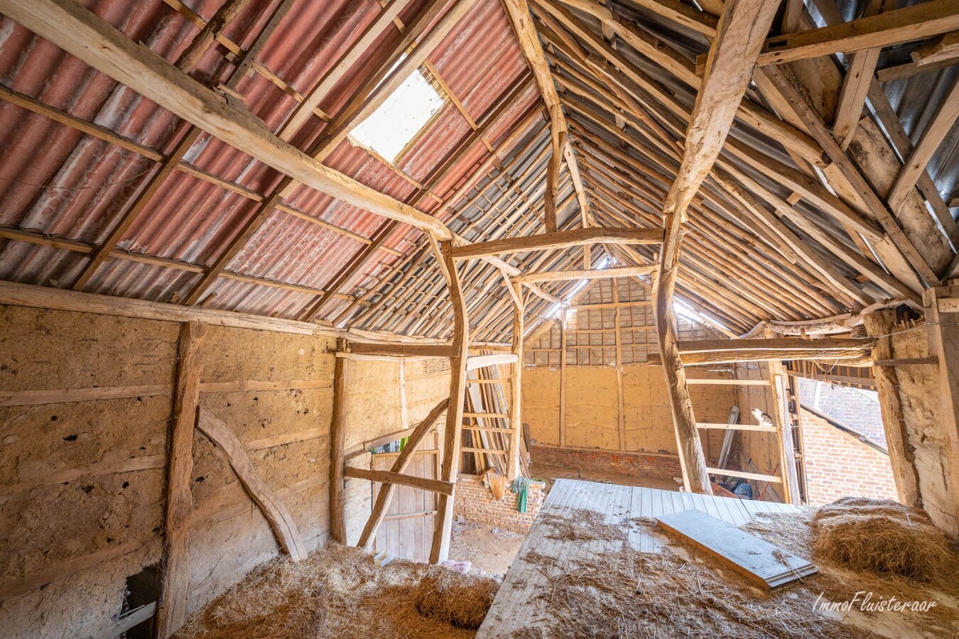 Ferme carr&#233;e &#224; r&#233;nover sur environ 60 ares &#224; Borlo (Gingelom) 