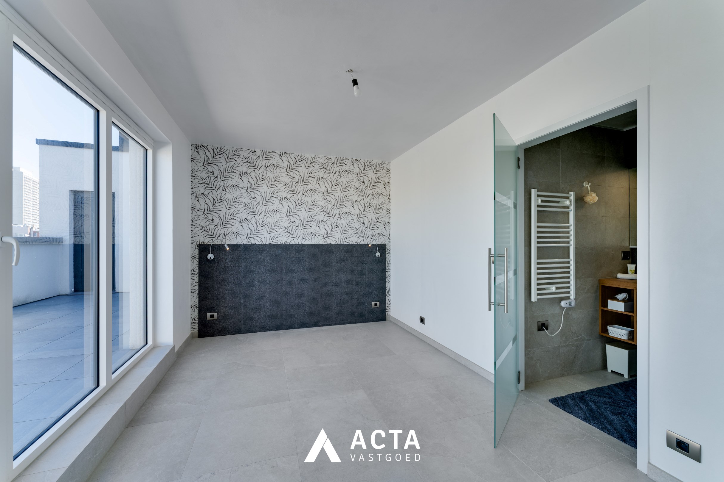 Gerenoveerde penthouse met drie slaapkamers aan het Leopoldpark 