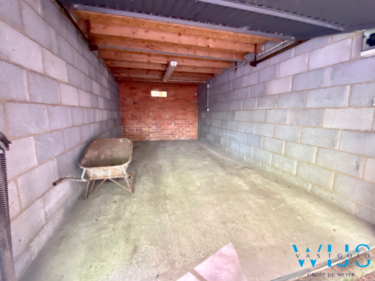 Gerenoveerd 2 slaapkamerappartement met garage te Evergem! 