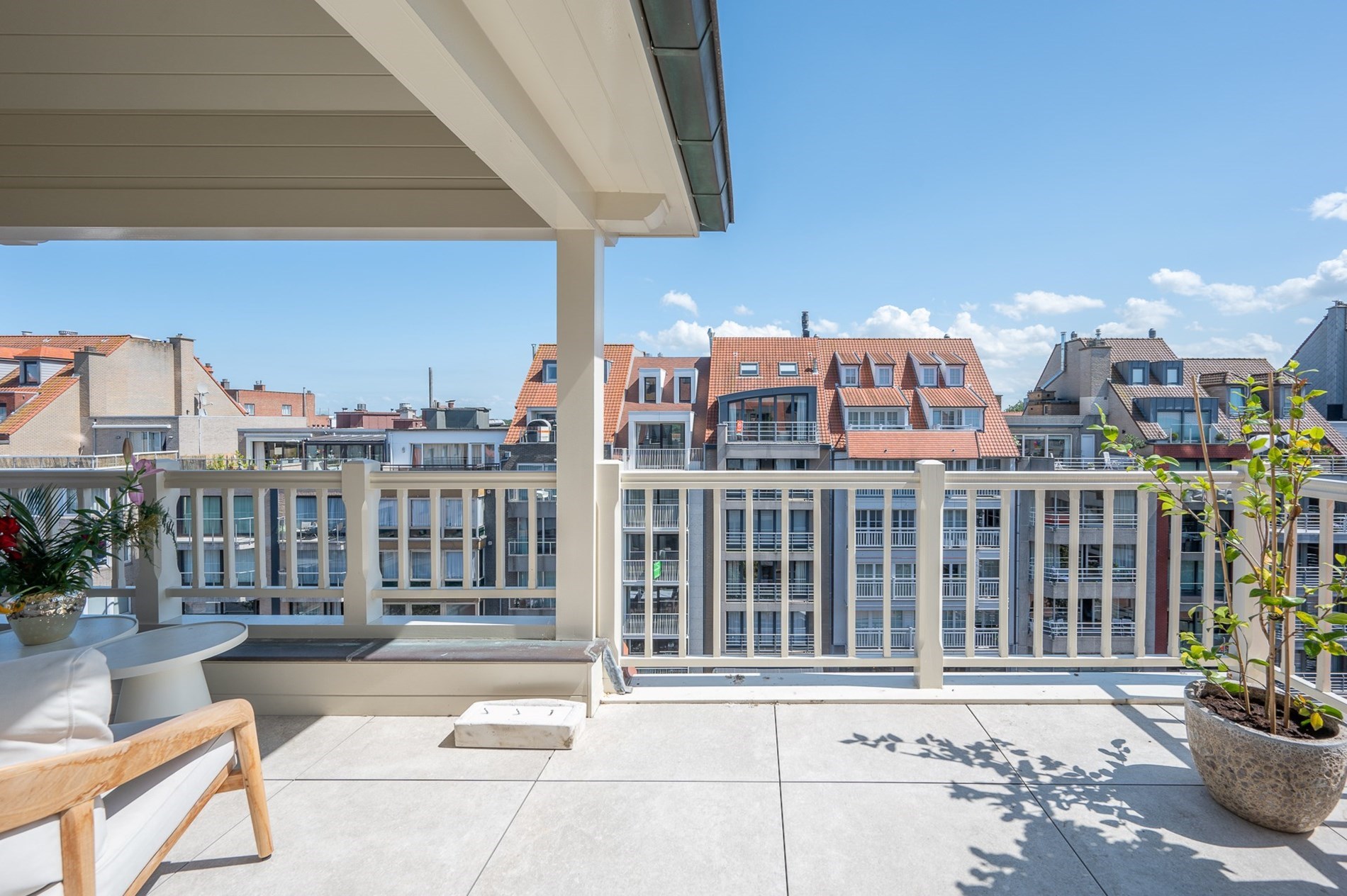 Luxe duplex dakappartement met zonneterrassen  in hartje Knokke 