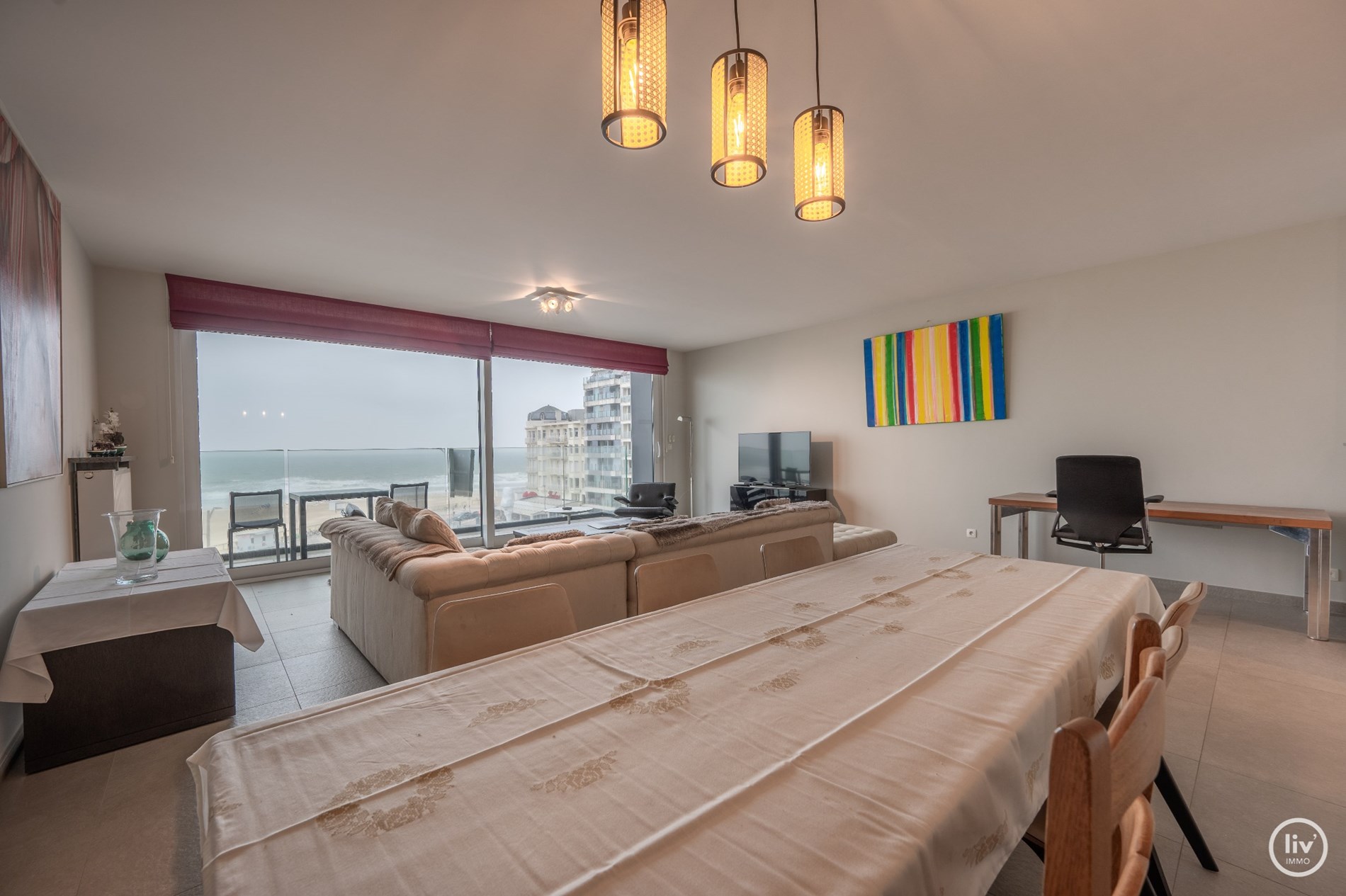 Appartement UNIQUE de 3 chambres situ&#233; sur la place RUBENS avec une vue magnifique sur la mer. 