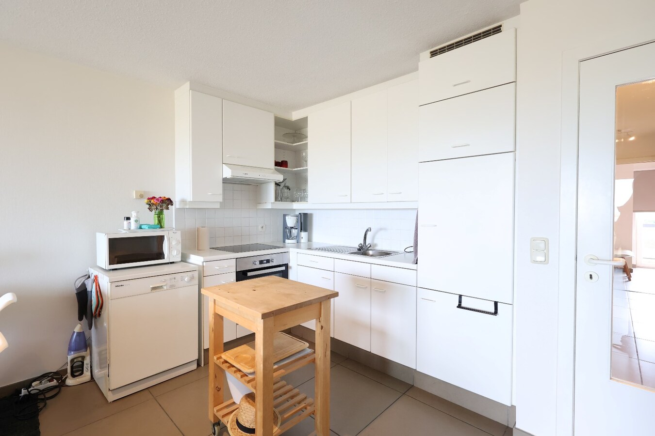 Appartement met 2 slaapkamers &amp; frontaal zeezicht te huur op jaarbasis! 