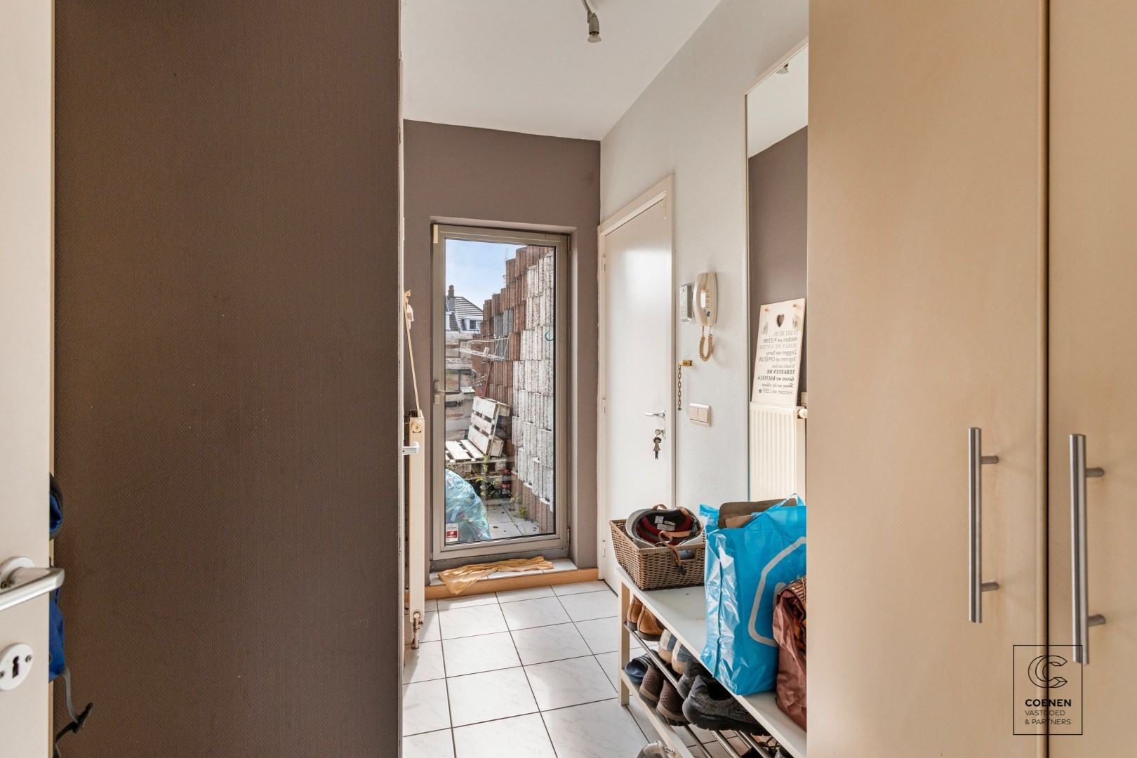 Instapklaar duplex appartement met 2 slpk&#39;s, bew. opp. van ca. 70 m&#178; te Hoboken! 