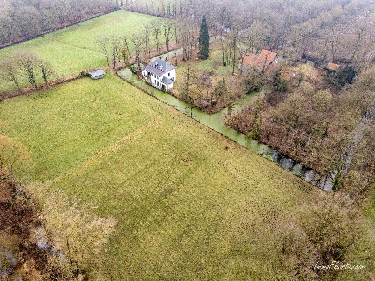 Uniek casco landhuis op een idyllische  locatie op ca. 8,26 ha te Diest 