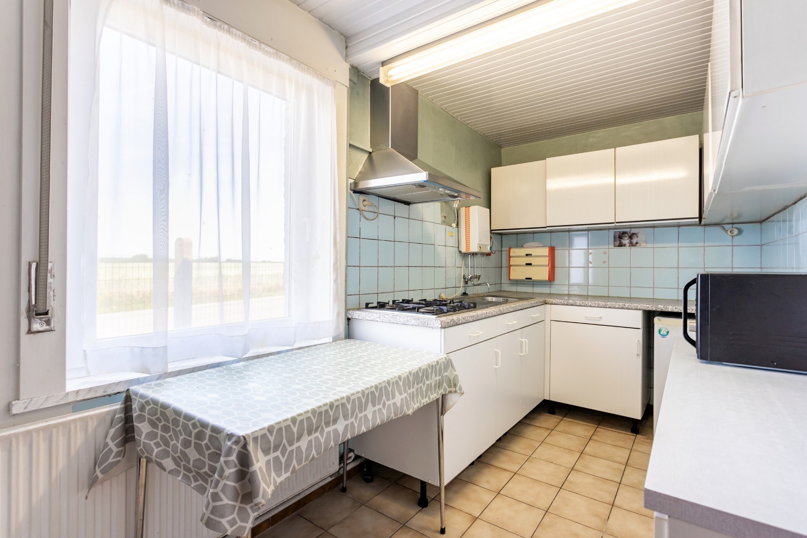 Maison &#224; r&#233;nover avec 3 chambres, entrep&#244;t et prairie sur 59a dans le cadre verdoyant de Pepingen. 