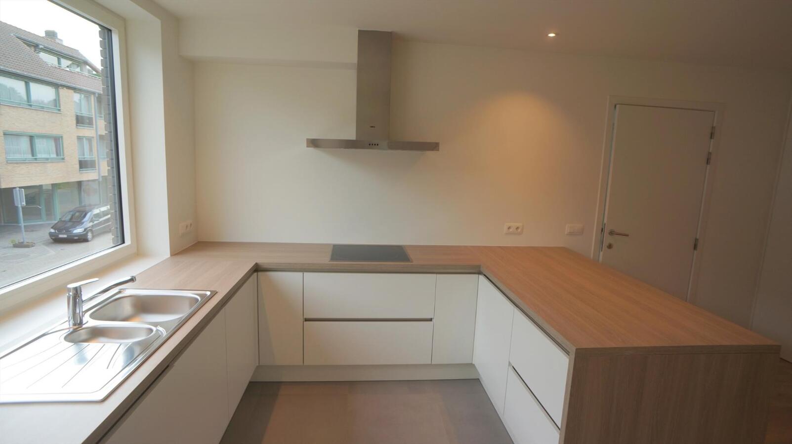 Duplex nieuwbouwappartement met 2 slaapkamers in het centrum van Knesselare 