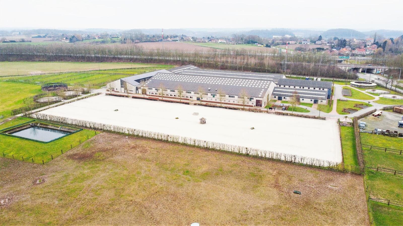 Exclusive professional equestrian center on more than 16ha at Rebecq (Walloon Brabant; Brussels; Belgium) 