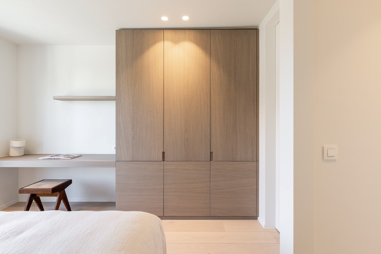 Prachtig gerenoveerde alleenstaande woning met oprit gelegen in een rustige wijk in Knokke nabij de Magere Schorre. 
