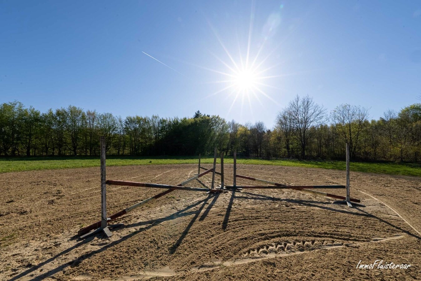 Uniek gelegen ruime vierkantshoeve op ca. 4,2 ha te Aarschot (Vlaams-Brabant) 