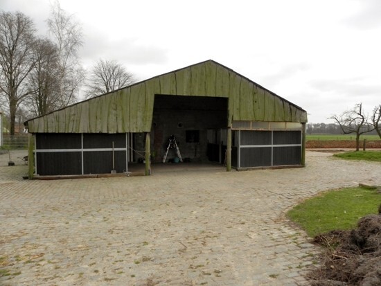 Hoeve met stallingen op 8.186 m&#178; te Wuustwezel 