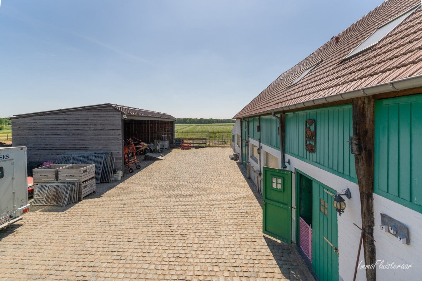 Charmante hoeve met b&amp;b/vakantiewoning en paardenstallen op ca. 67 are te Kinrooi 