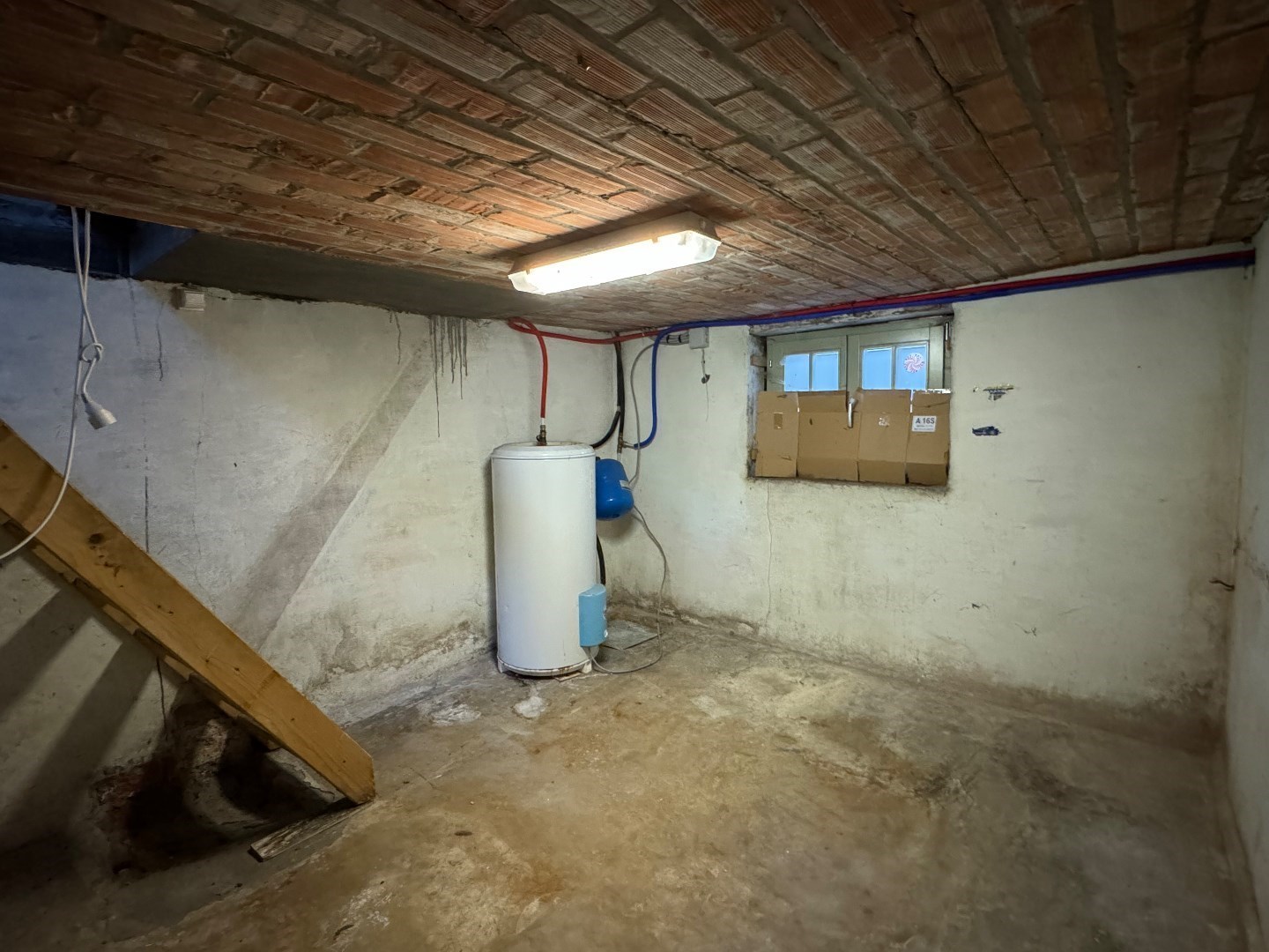 Woning op centrale ligging te Sint-Eloois-Vijve 