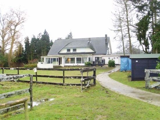 Te renoveren villa op ca. 2 ha 