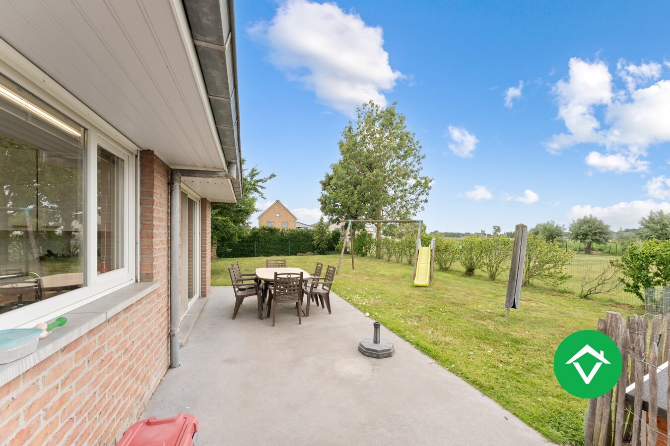 Instapklare woning met 3 slaapkamers en groene tuin te Koekelare 