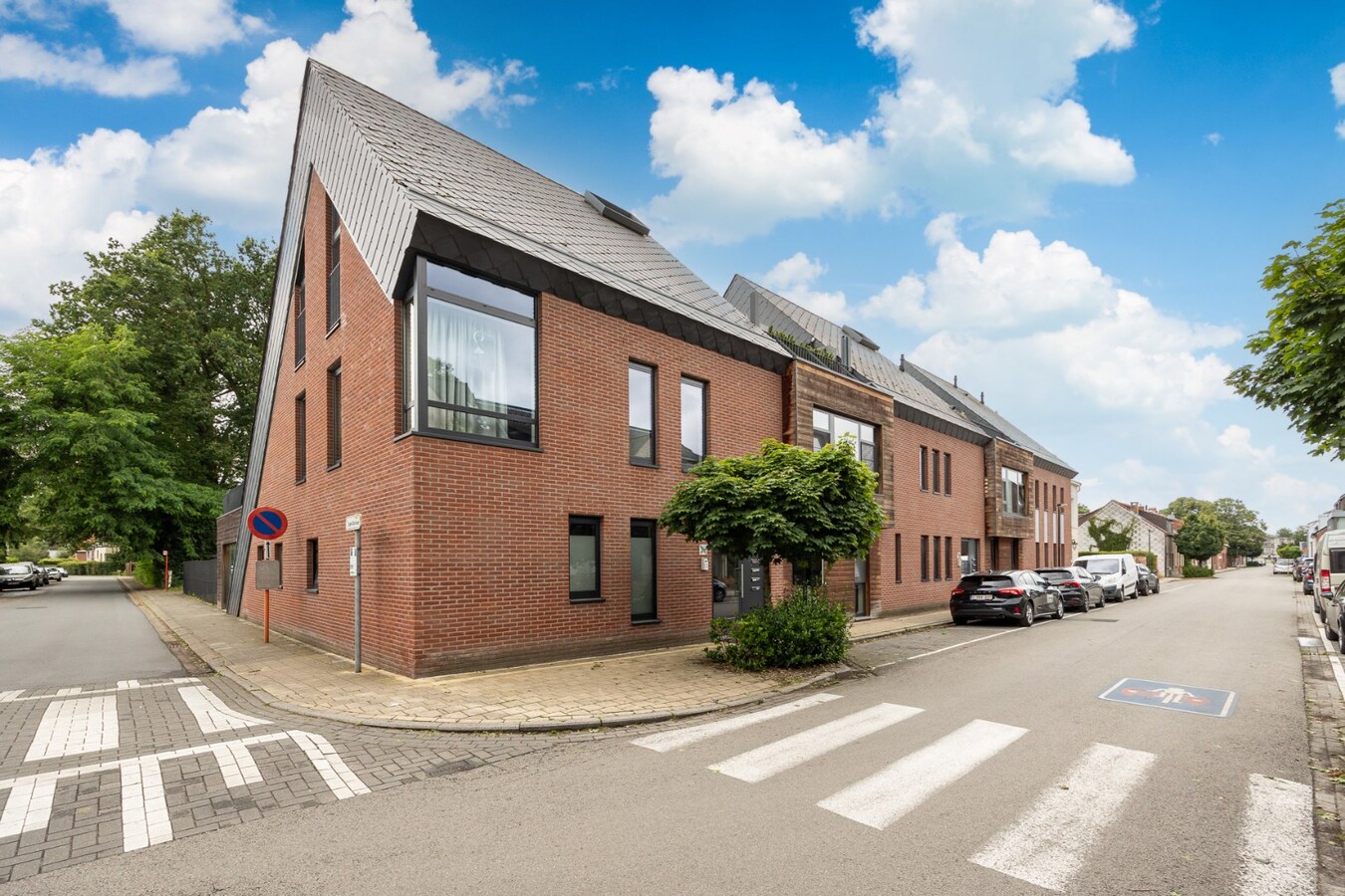 Gelijkvloers appartement met 2 slaapkamers en tuin op toplocatie 