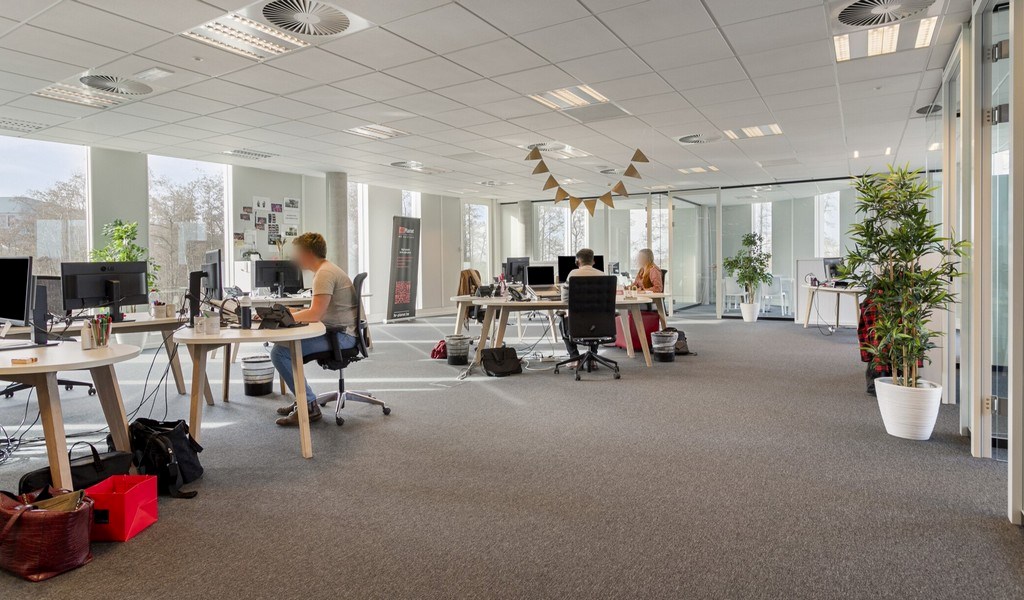 Kantoren met dienstverlening in Planet Business Center aan The Loop in Gent