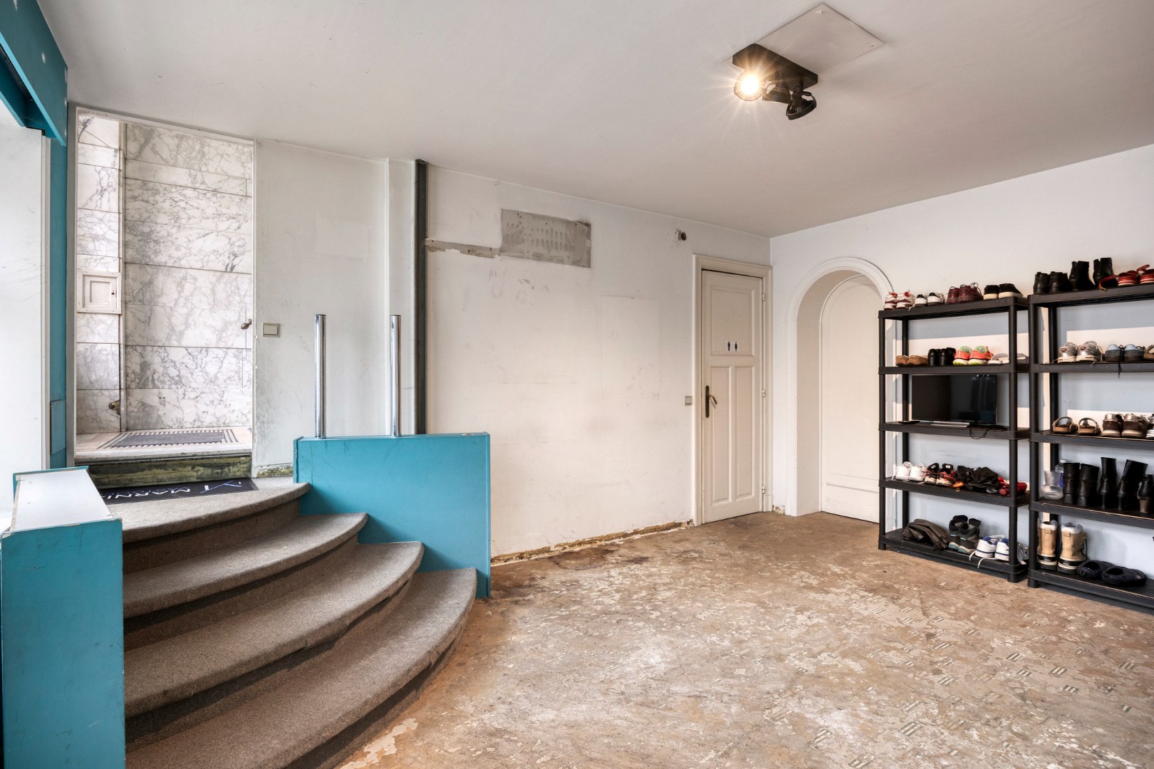 Prachtig herenhuis op de Tiensevest met mogelijkheid tot praktijkruimte - bewoonbare opp. 555 m&#178; 