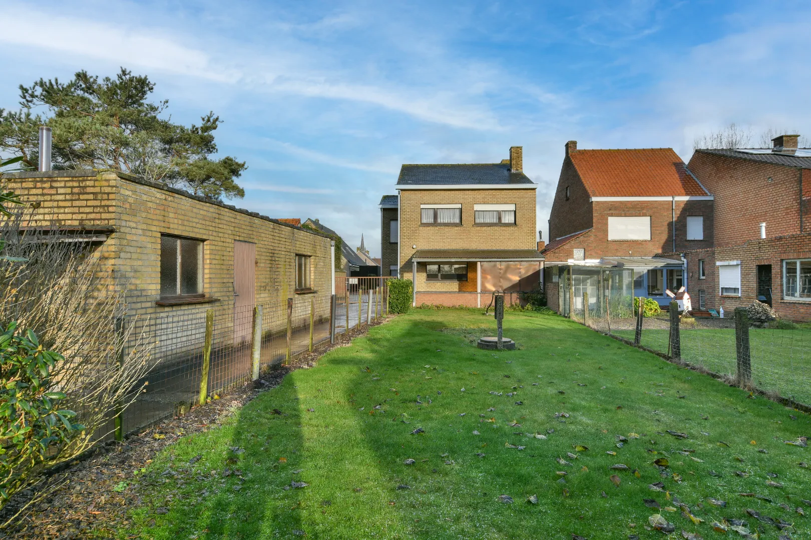 Goed gelegen halfopen woning op 704 m² grond te Oudenburg