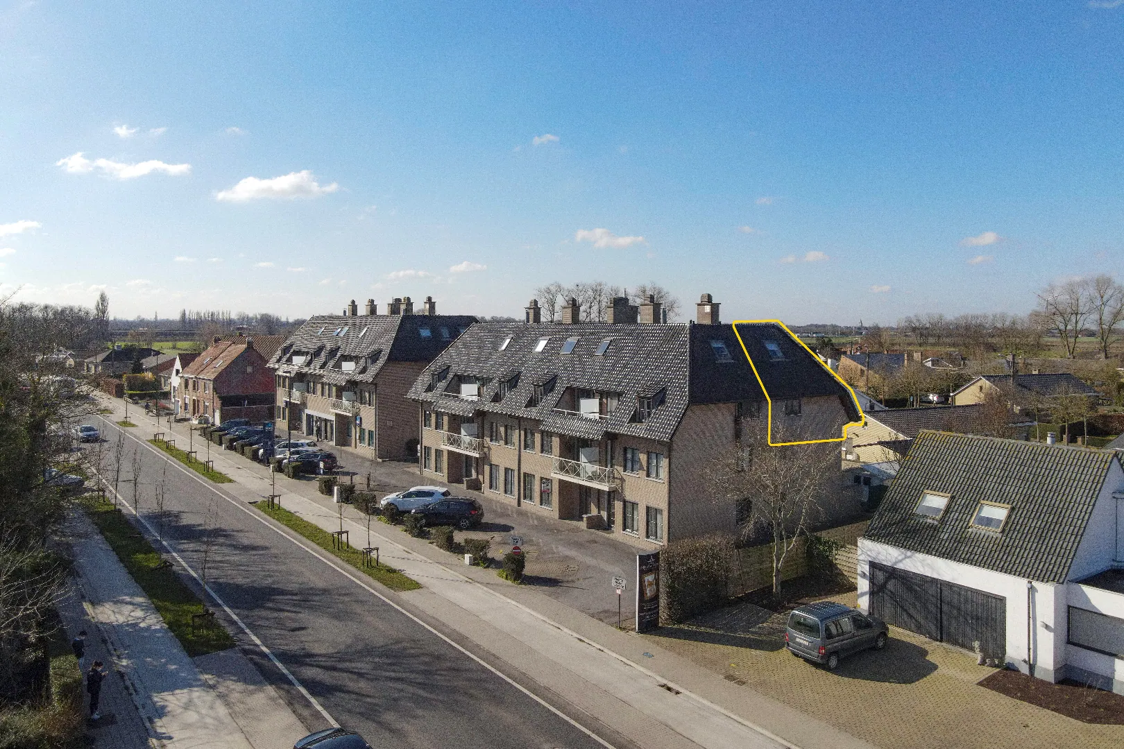 Instapklaar en gezellig duplexappartement in centrum Oudenburg met zongericht terras en vaste parkeerplaats