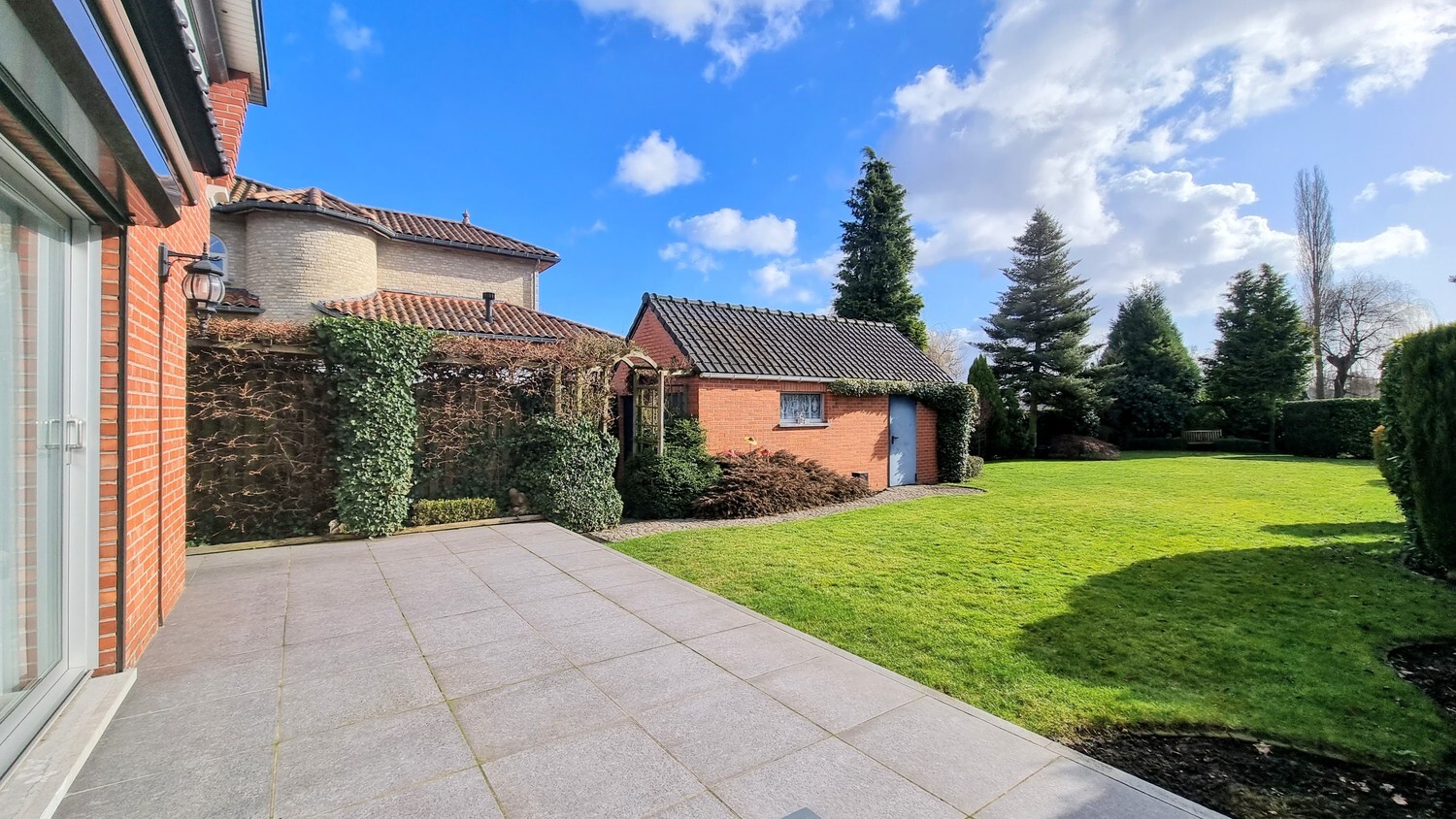 Instapklare gezinswoning op 1440 m&#178;&#160;op toplocatie 