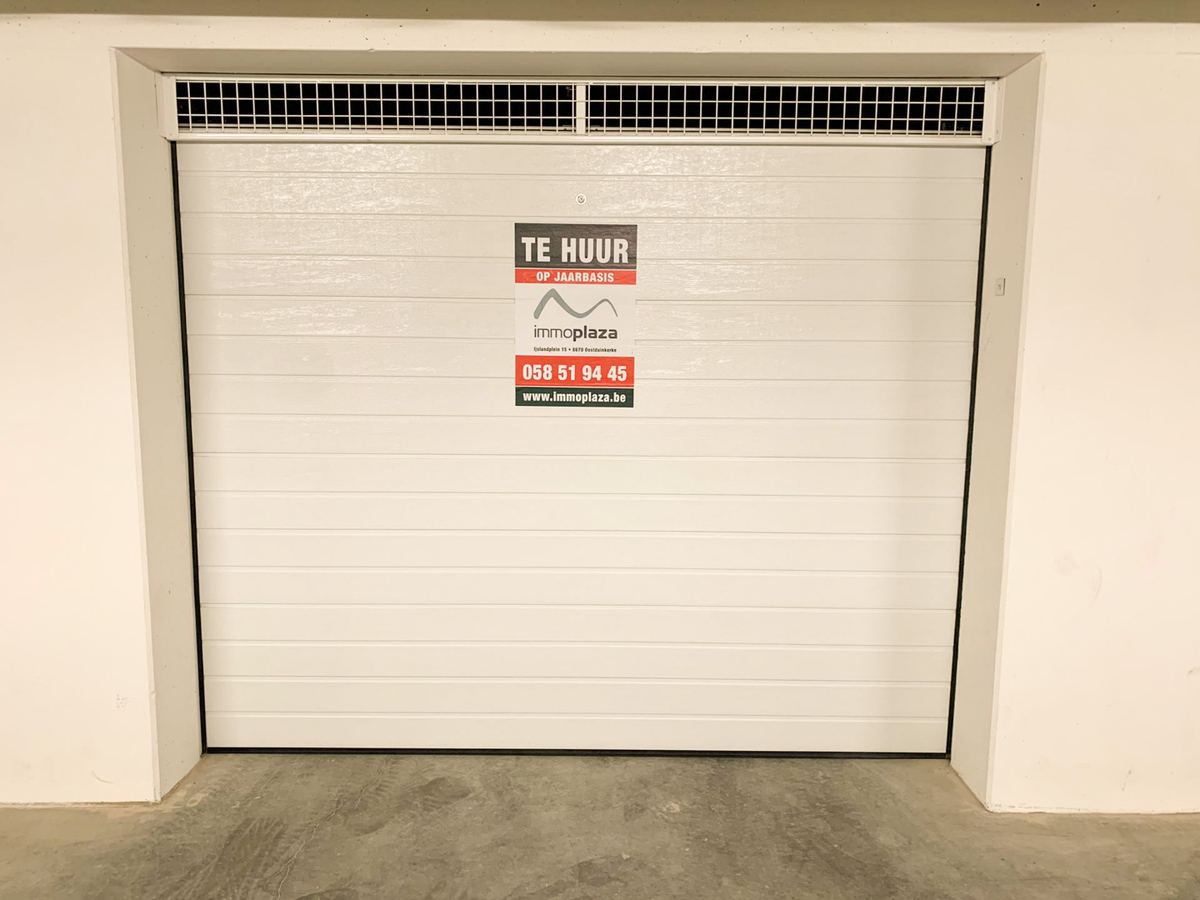 Grote garagebox in residentie East Dune Oostduinkerke 