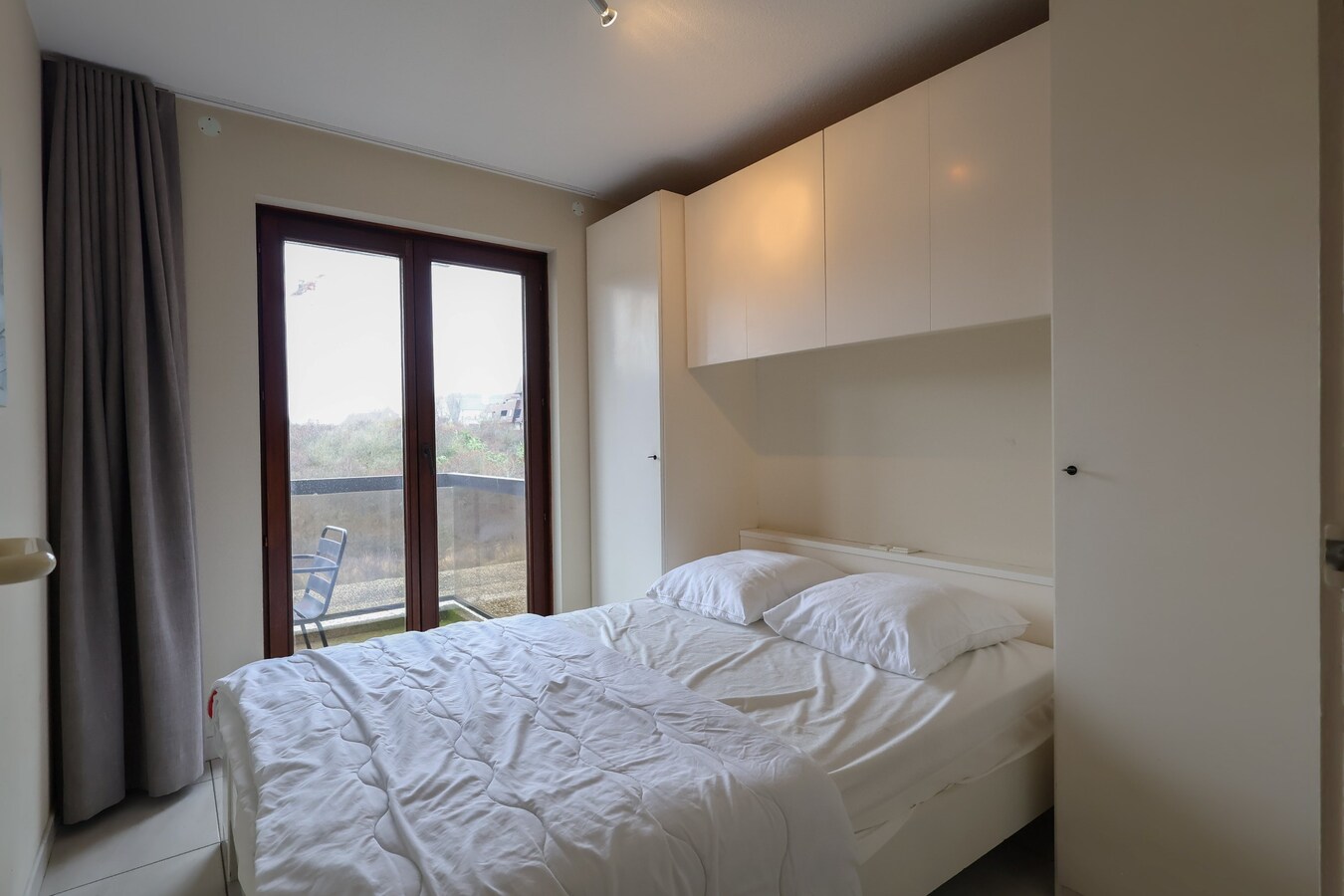 Ruim appartement met 2 slaapkamers en zijdelings zeezicht 