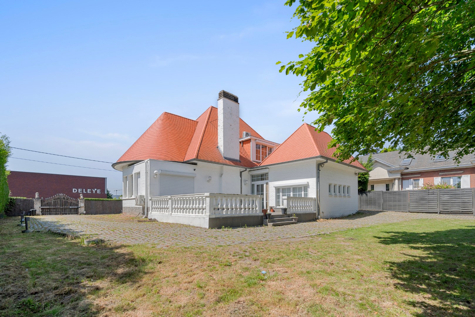Stijlvolle villa met 5 slaapkamers op mooi perceel van 1325m&#178; 