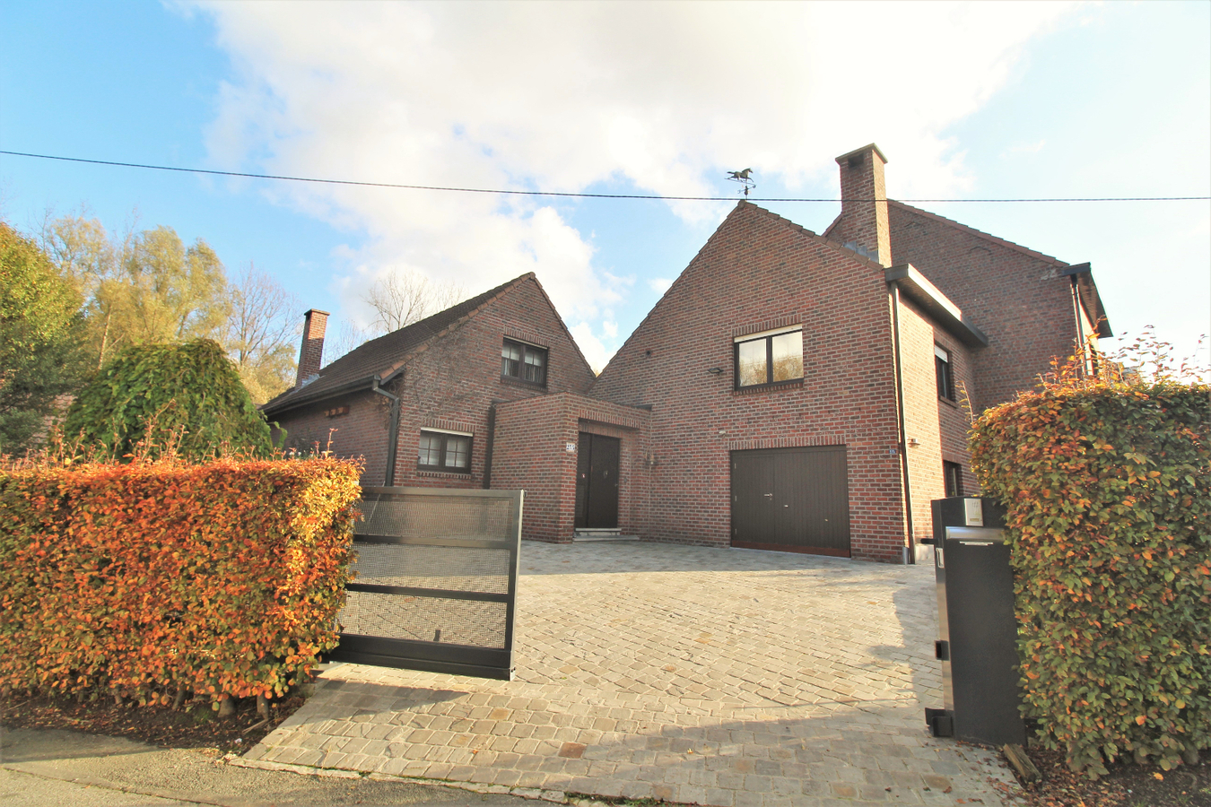 IN OPTIE - Woning (meerdere wooneenheden) met paardenstallen en weiland op ca. 41a te Merchtem (Vlaams-Brabant) 