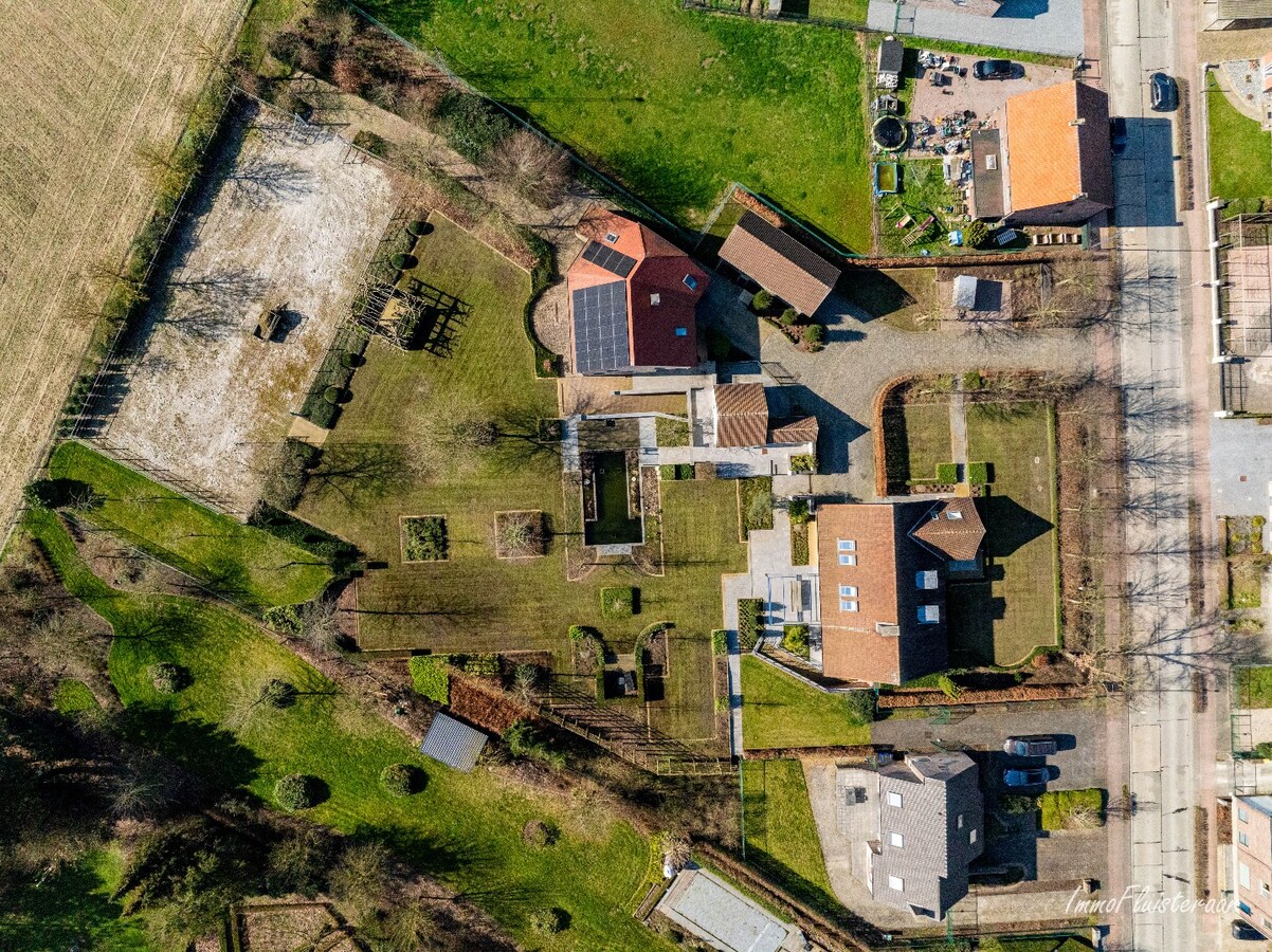 Prachtige gerenoveerde woning met bijgebouwen en paardenfaciliteiten op ca. 1,3ha te Kortenaken (Vlaams-Brabant) 