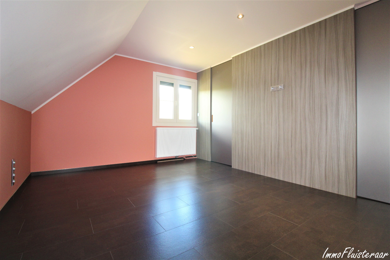 IN OPTIE - Woning met paardenstallen, aanhorigheden, buitenpiste en weiland op ca. 65a te Schaffen (Diest; Vlaams-Brabant) 