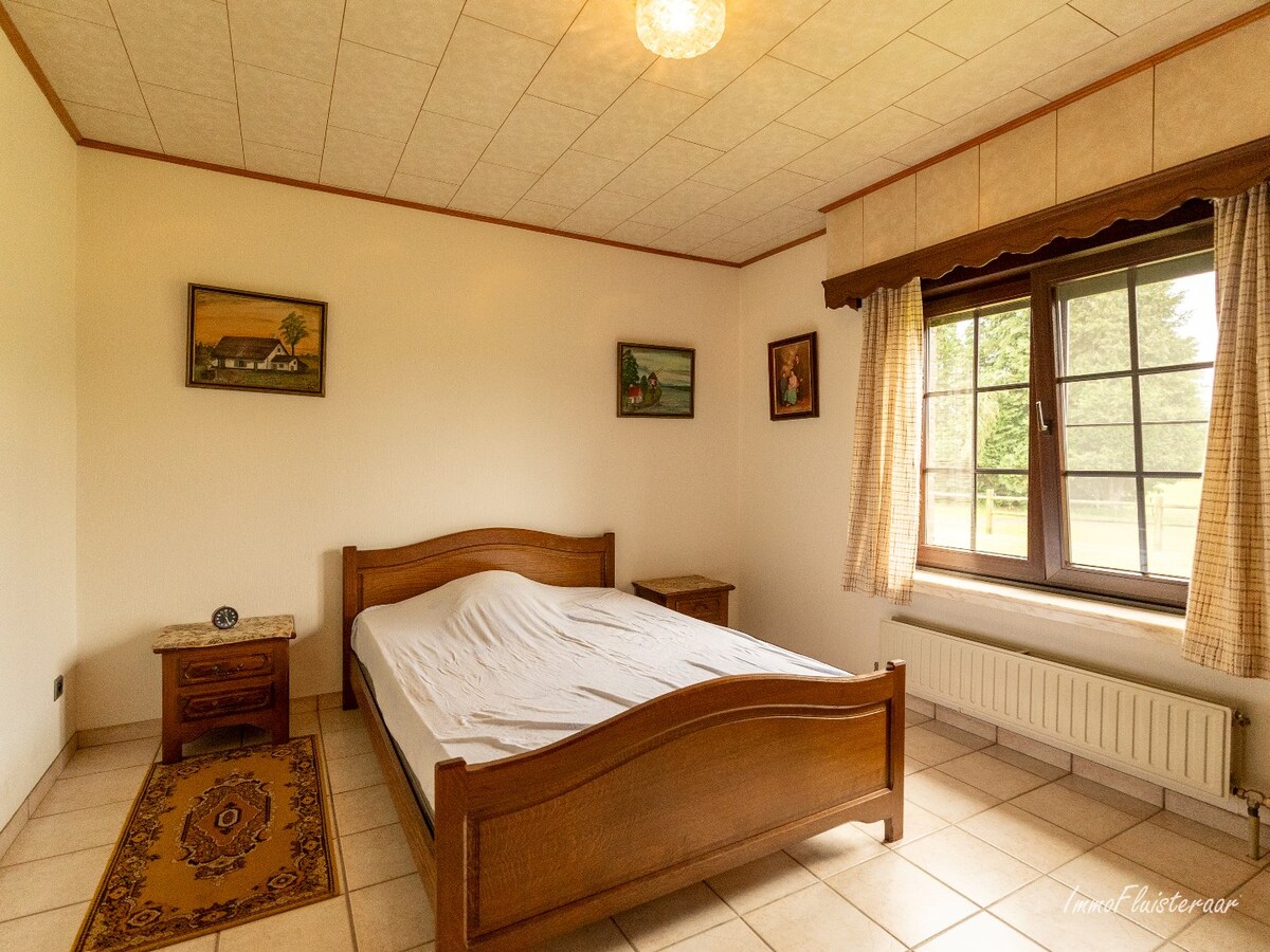 Spacious house with stable building and pastures on approximately 3.8 hectares in Berlaar. 