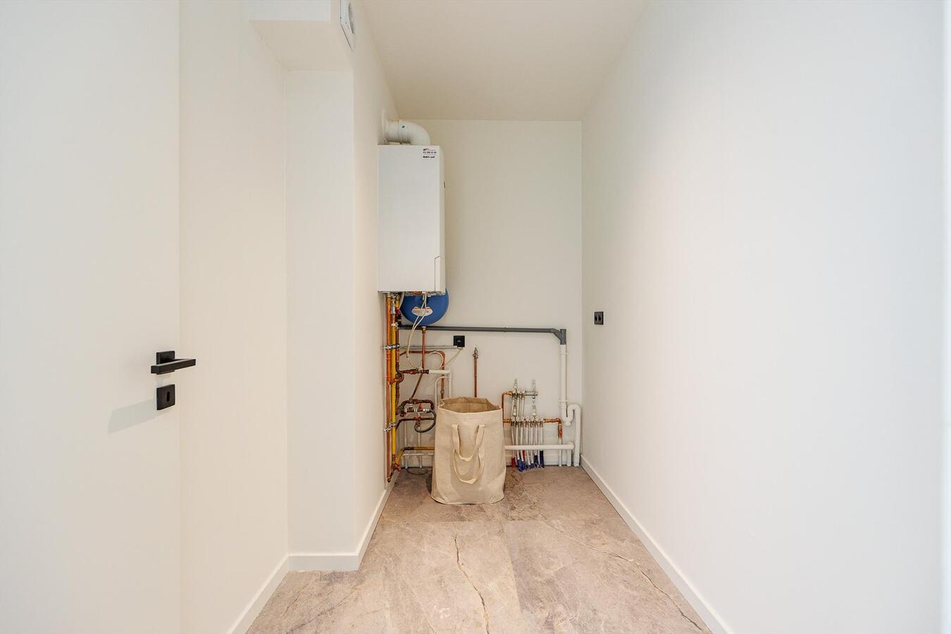 Kwalitatief gerenoveerd appartement met terras! 