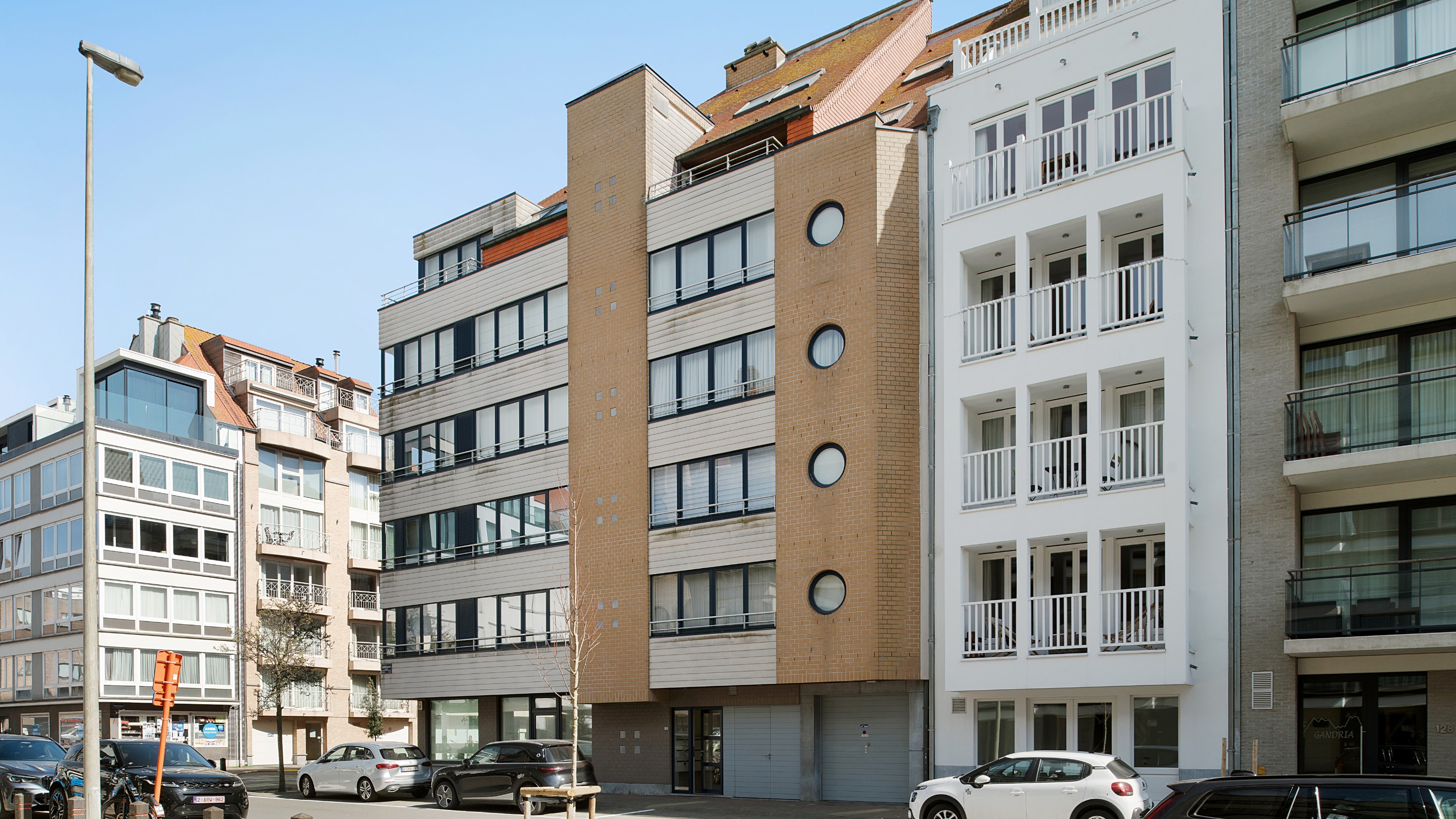 Instapklaar &amp; tevens gemeubeld 1-slaapkamerappartement is gelegen 150m wandelafstand van de Zeedijk-Albertstrand. 