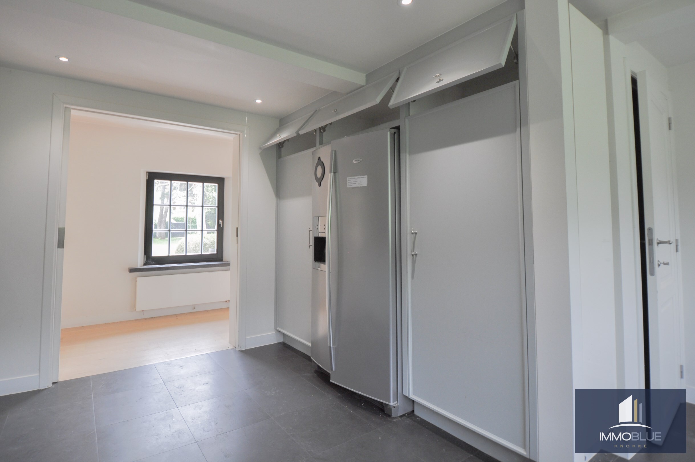 Villa exclusive, situ&#233;e au calme sur un terrain de 1.628 m&#178;, &#224; proximit&#233; du Royal Zoute Tennis Club. 