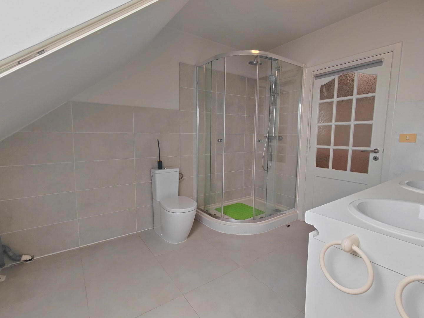 Exclusieve villa op 1.025 m&#178; met hoogwaardige afwerking 