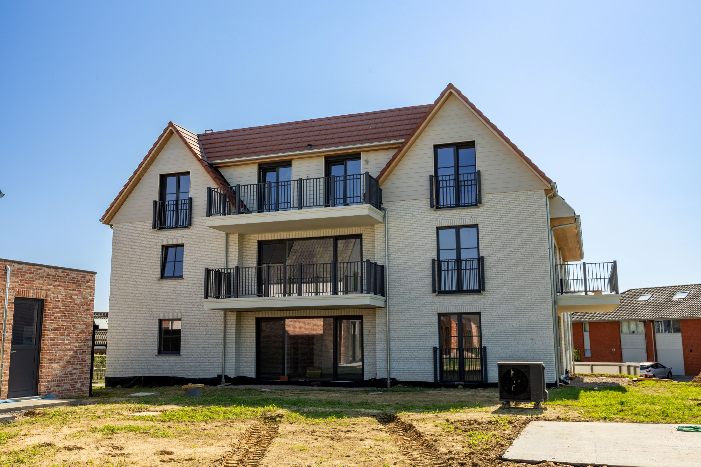 LUXUEUS NIEUWBOUWAPPARTEMENT MET ZONNIG TERRAS 