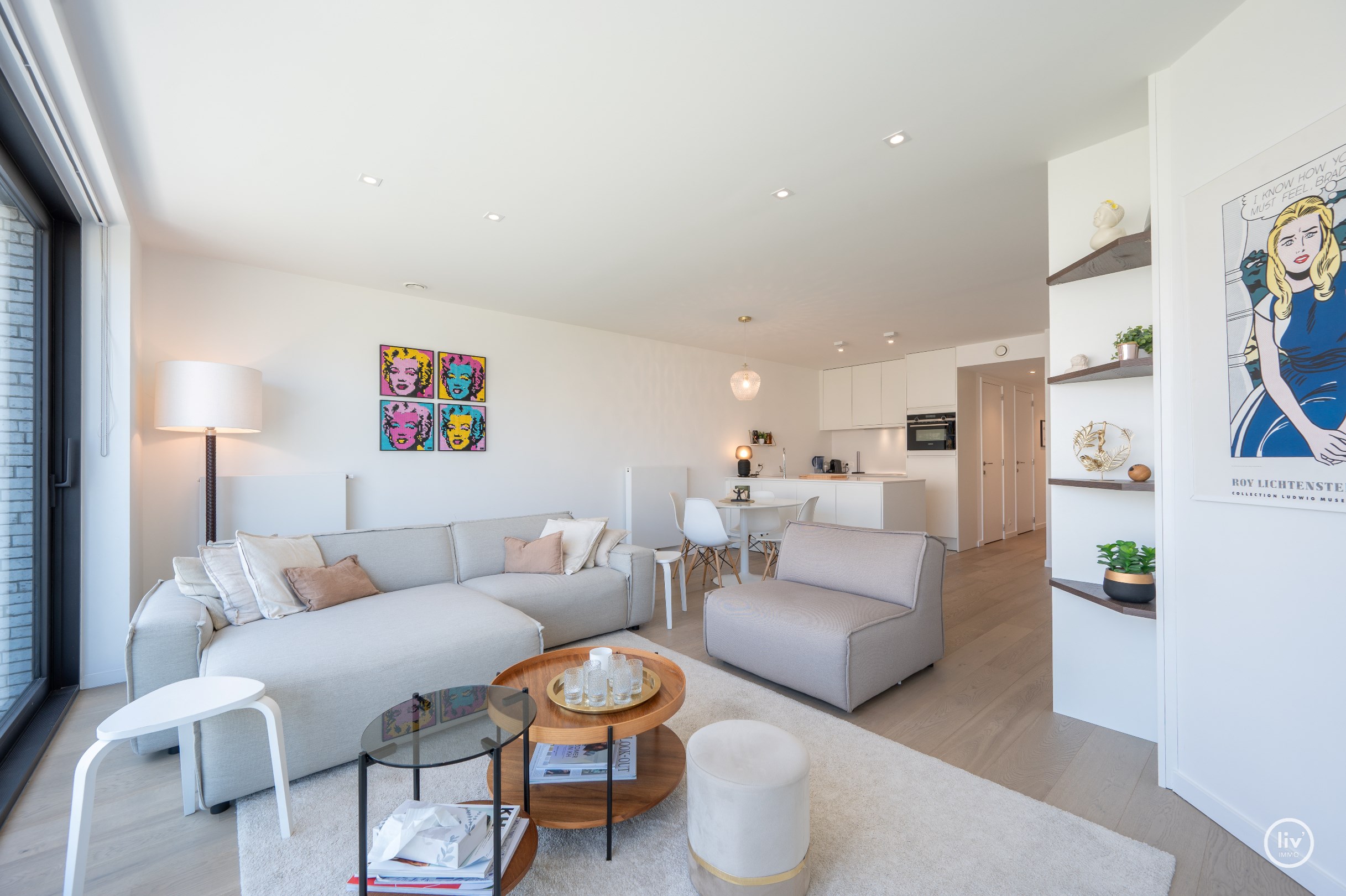 Appartement pr&#234;t &#224; emm&#233;nager (2021) avec vue d&#233;gag&#233;e sur la rue de Knokke, &#224; distance de marche de la digue de l&#39;Albertstrand. 