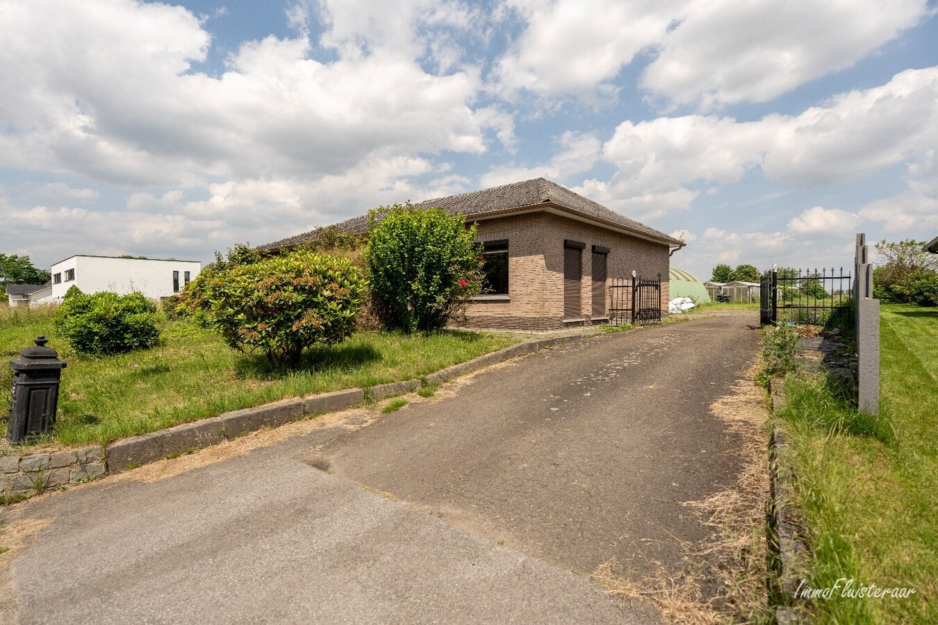 Maison partiellement r&#233;nov&#233;e sur environ 30 a situ&#233;e &#224; Tirlemont. 