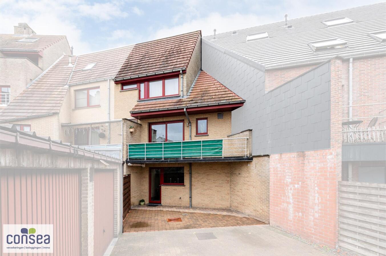 Bel-&#233;tage in het centrum van Maldegem met 3 slaapkamers en 2 terrassen 