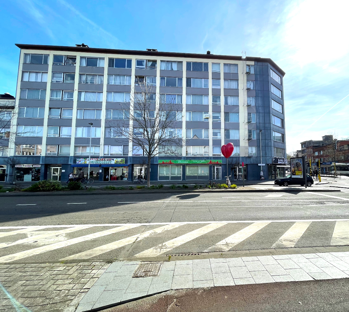 Lichtrijk appartement (80m&#178;) met 2 slaapkamers op een toplocatie te Antwerpen (Deurne) 