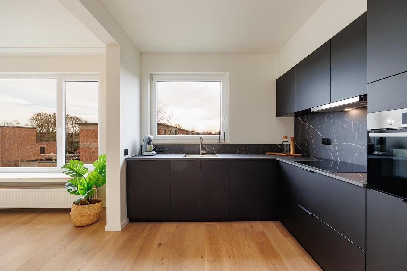 Kwalitatief gerenoveerd appartement met terras! 