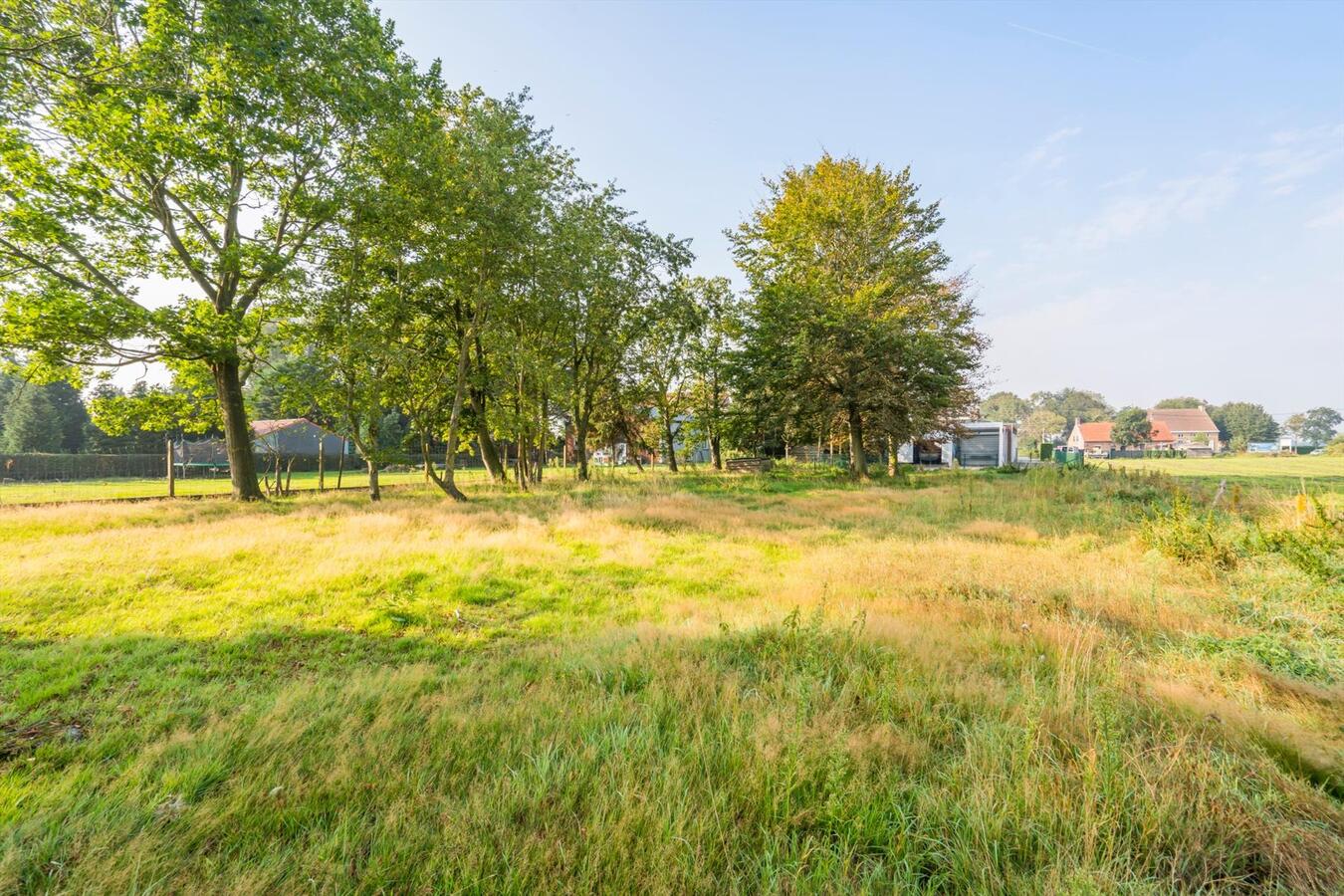 Woning met dubbele loods te Ichtegem 