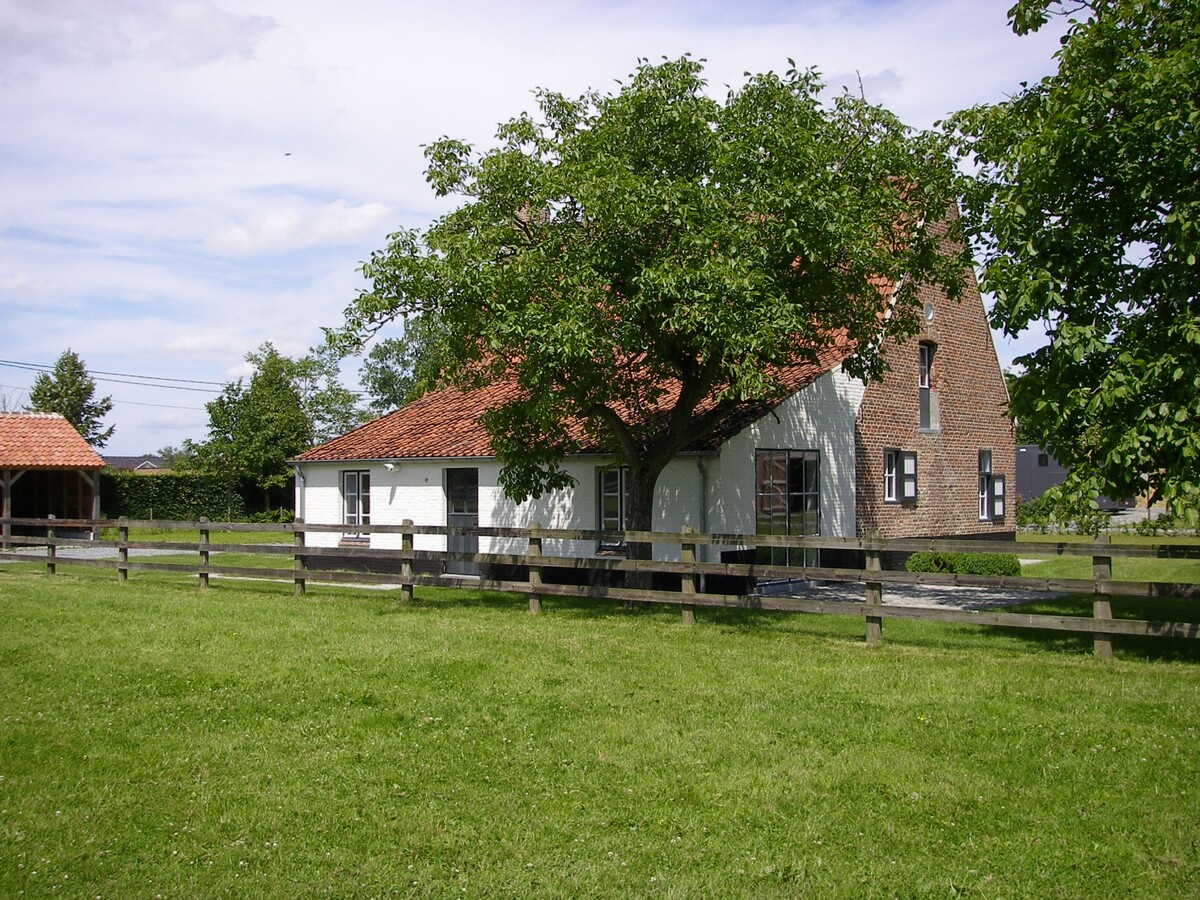 Luxueux centre &#233;questre sur environ 2,5ha dans les environs de Gand 