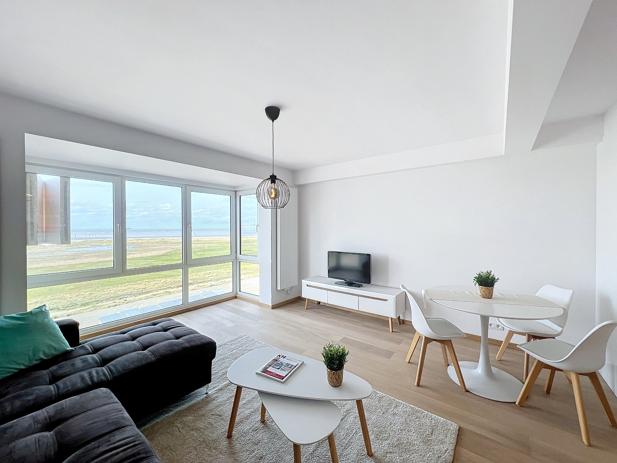 Stijlvol gerenoveerd 1-slaapkamerappartement met zeezicht op een toplocatie 