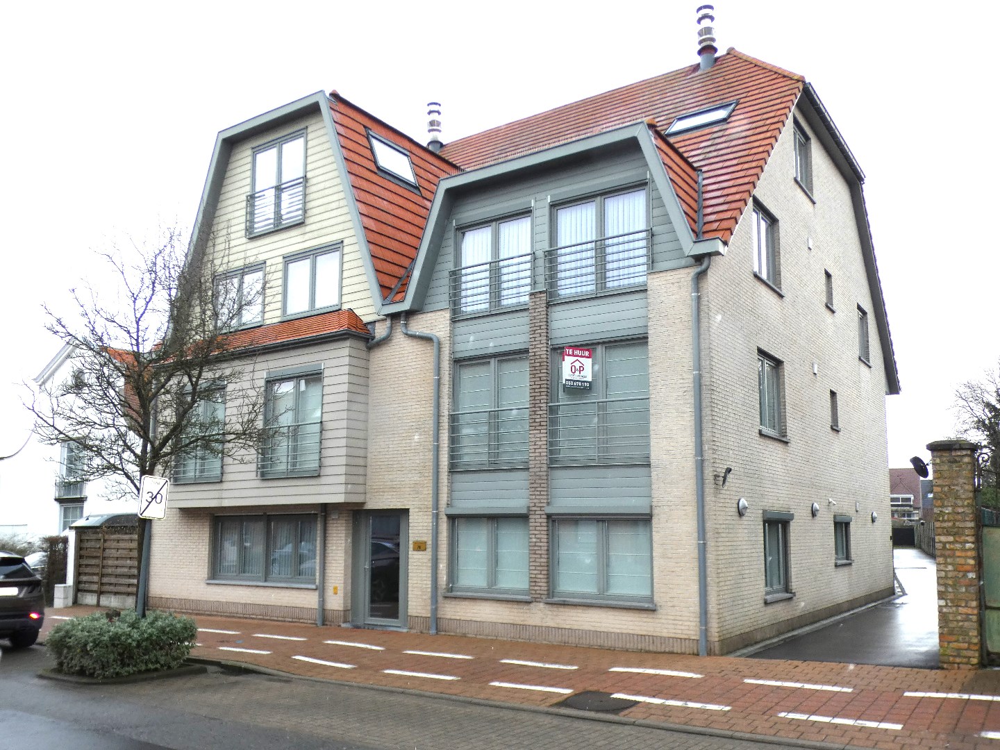 Appartement met 2 slpk en groot terras, Torhout. 