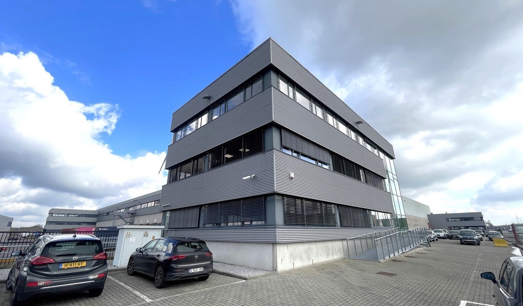 Instapklare kantoren te huur vlakbij de haven van Antwerpen