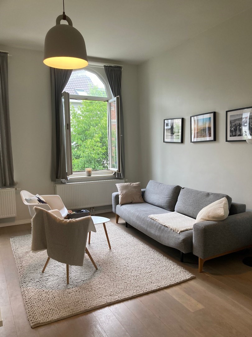 Prachtige instapklare studio van 50 m&#178; op een zeer gunstige ligging te Nationalestraat! 