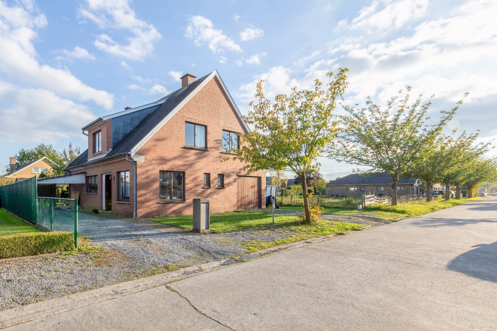 Ruime open bebouwing nabij het centrum van de Pinte 